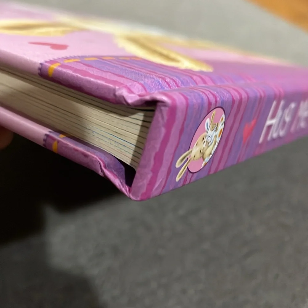 NWT Hug Me Book Daniela Dogliani